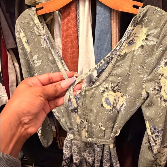 Miami Floral Patterned Romper - Picture 8 of 8